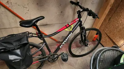 Bicicleta Btwin con accesorios y alforja - miniatura 1