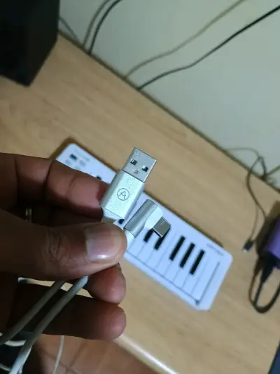 Controlador MIDI Arturia MicroLab blanco compacto - miniatura 5