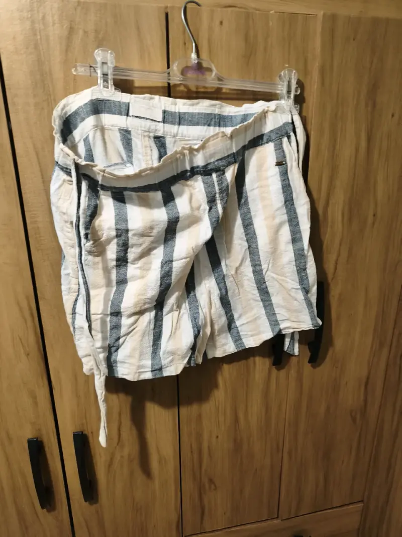 Shorts de lino a rayas para mujer