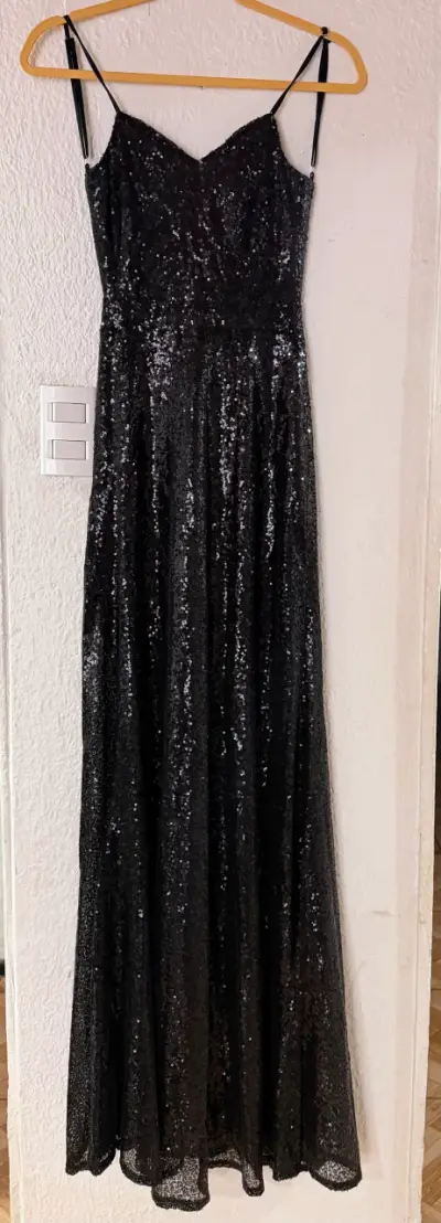 Vestido largo de lentejuelas negro elegante - miniatura 1
