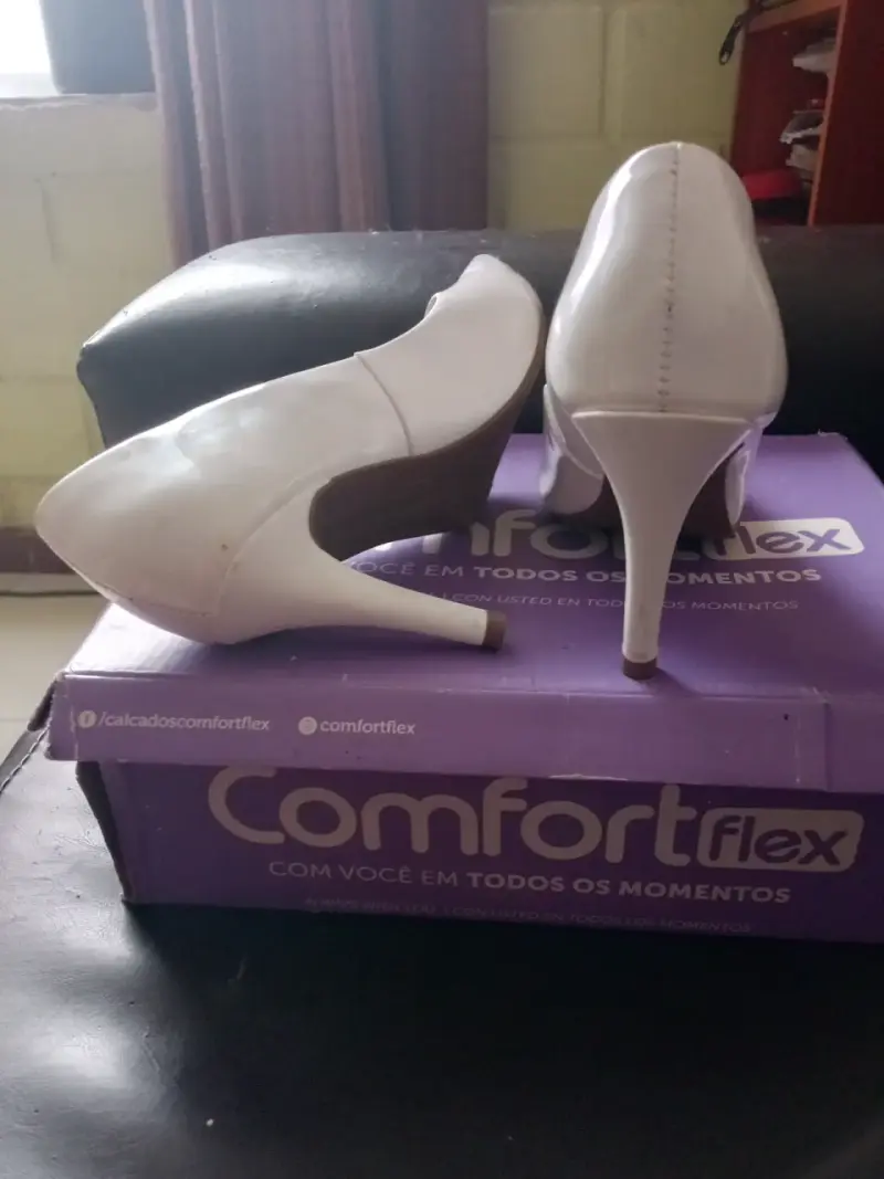Zapatos de tacón blanco elegantes - 2