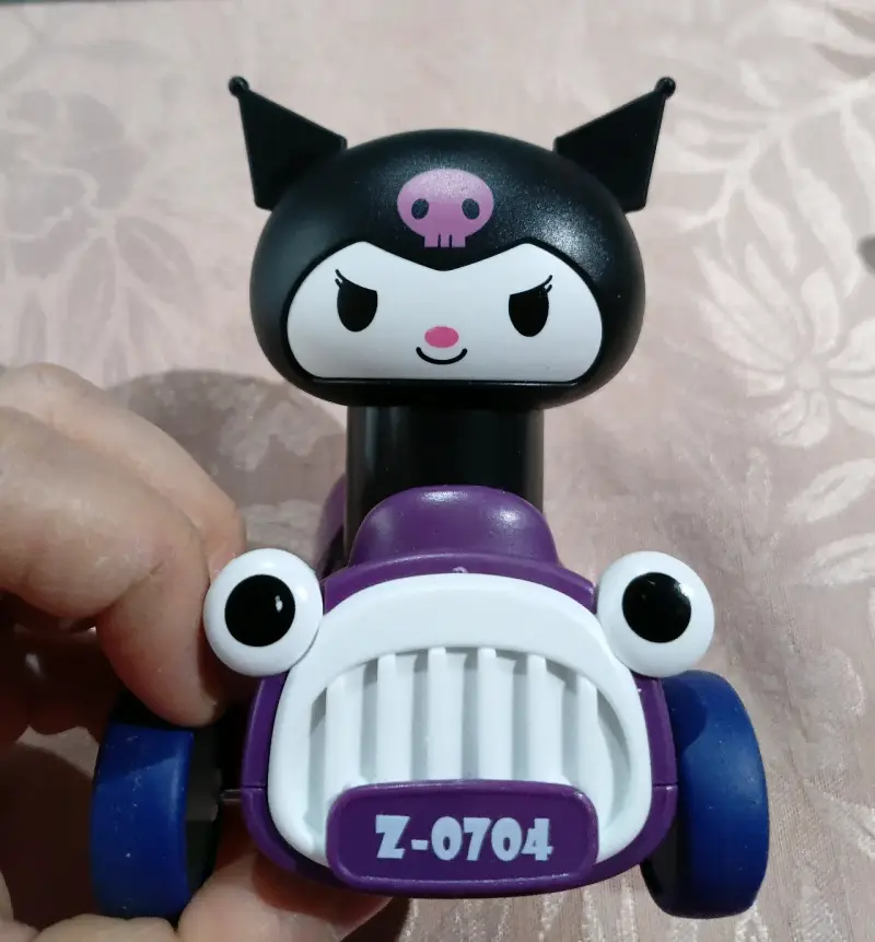 Juguete auto a friccion Kuromi - 1