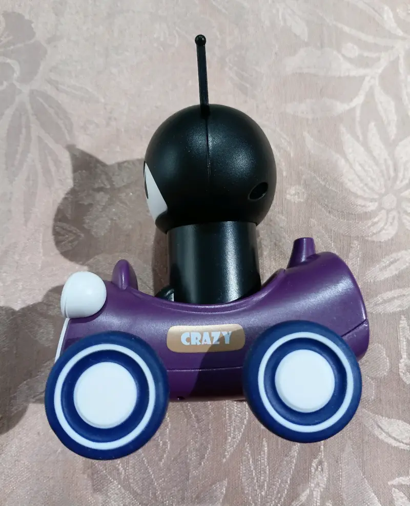 Juguete auto a friccion Kuromi - 2