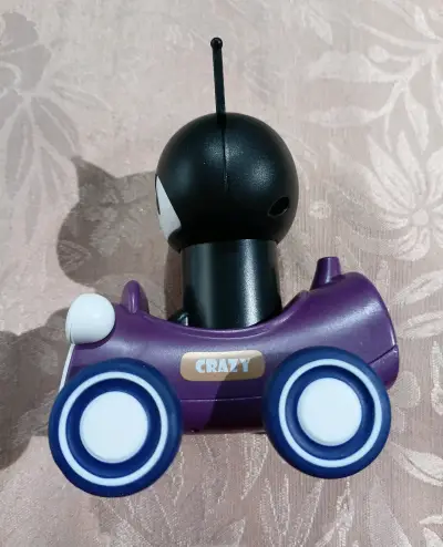 Juguete auto a friccion Kuromi - miniatura 2