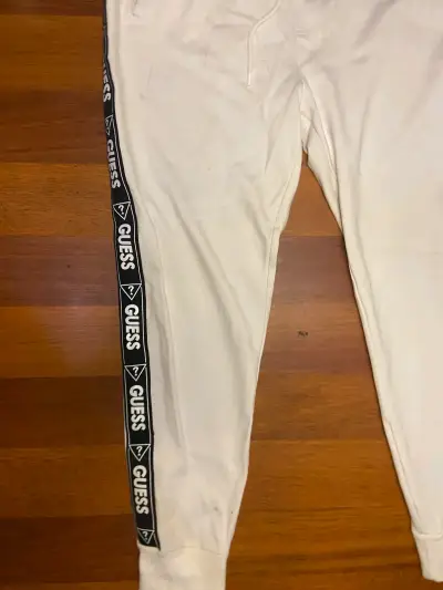Pantalones blancos Guess talla L usado - miniatura 5