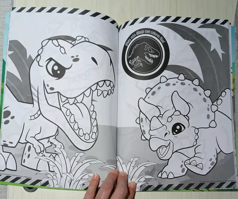 Libro para colorear Jurassic World Explorers - 4