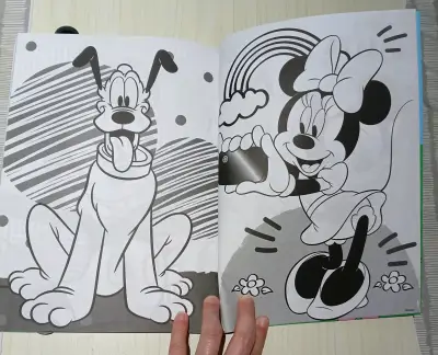 Libro para colorear Mickey y Amigos 96 páginas - miniatura 3