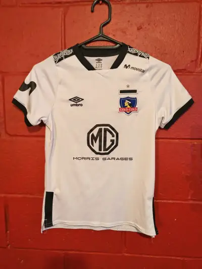 Camiseta de fútbol Colo-Colo Umbro blanca - miniatura 1