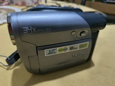 Videocámara Samsung con Zoom Óptico 34x - miniatura 2