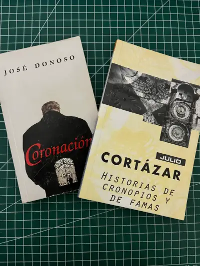 Libros 'Coronación' y 'Historias de Cronopios y de Famas' - miniatura 1