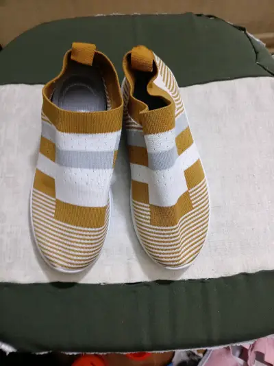 Zapatillas deportivas para niños en varios colores - miniatura 1