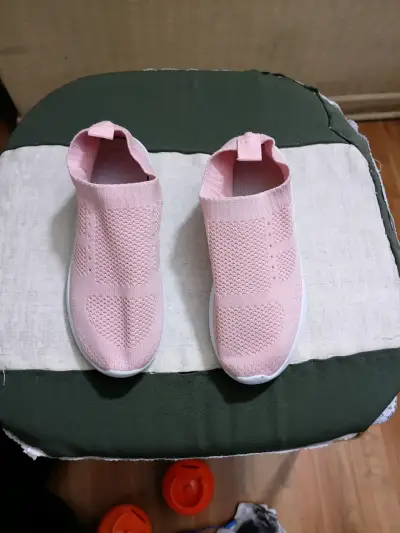 Zapatillas deportivas para niños en varios colores - miniatura 2