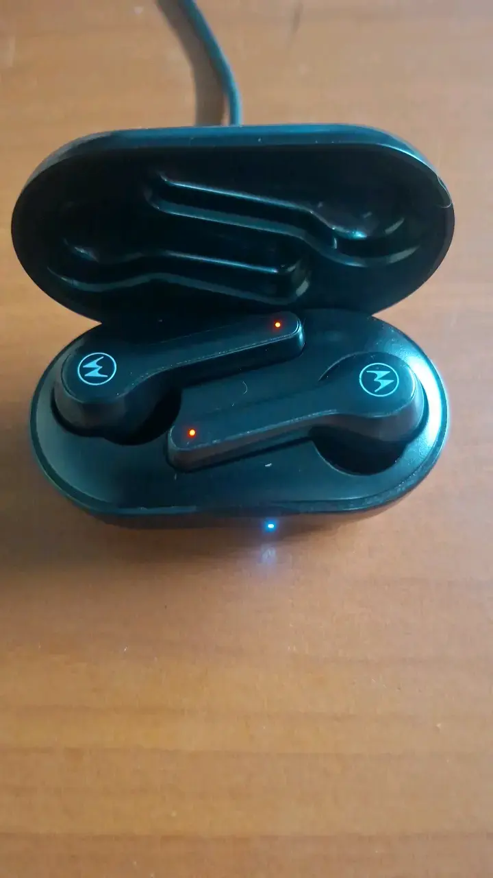 Auriculares Inalámbricos Motorola Negros - 3