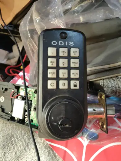 Cerradura electrónica Odis con teclado numérico - miniatura 1