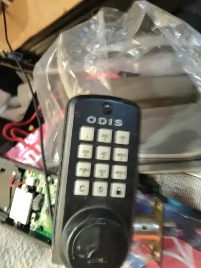 Cerradura electrónica Odis con teclado numérico - miniatura 2