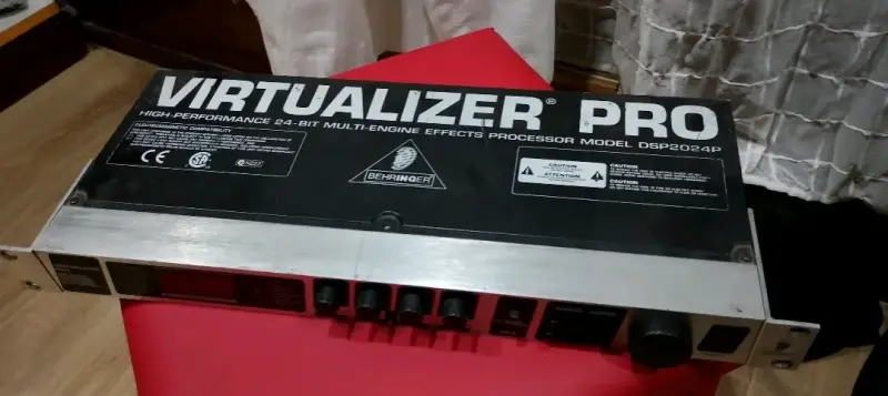 Procesador de efectos Behringer Virtualizer Pro - 2