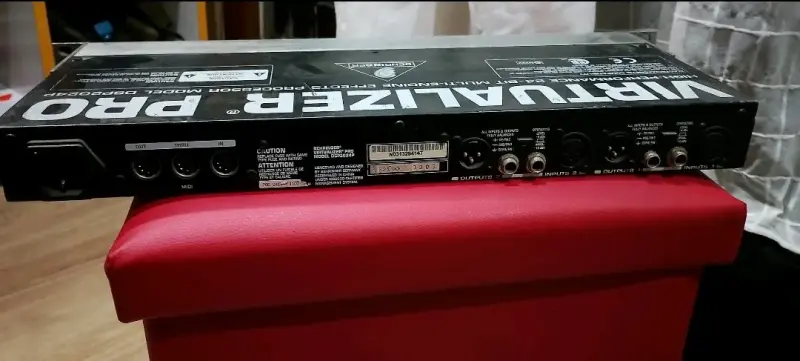 Procesador de efectos Behringer Virtualizer Pro - 3