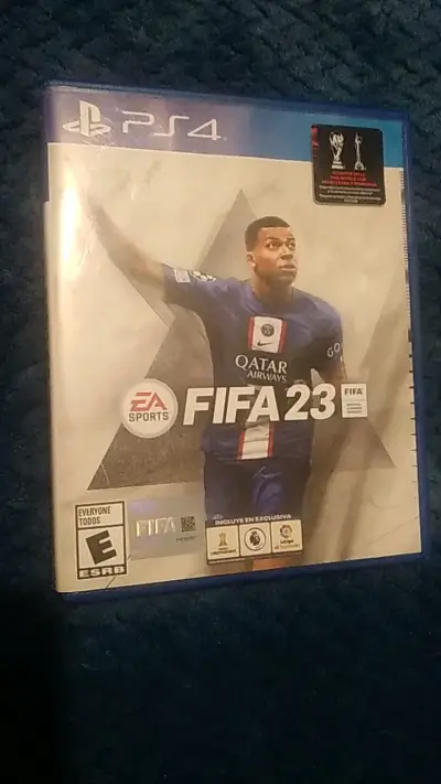 Juego FIFA 23 para PS4 en buen estado - miniatura 1