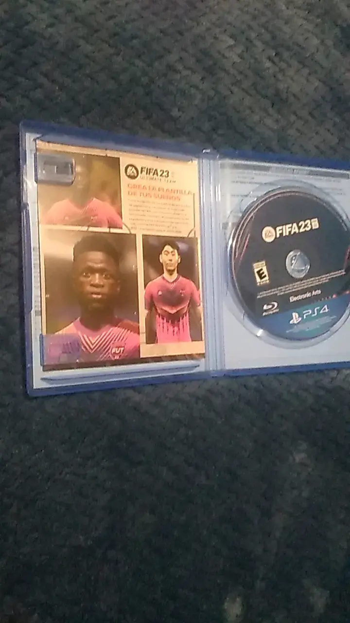 Juego FIFA 23 para PS4 en buen estado - 2