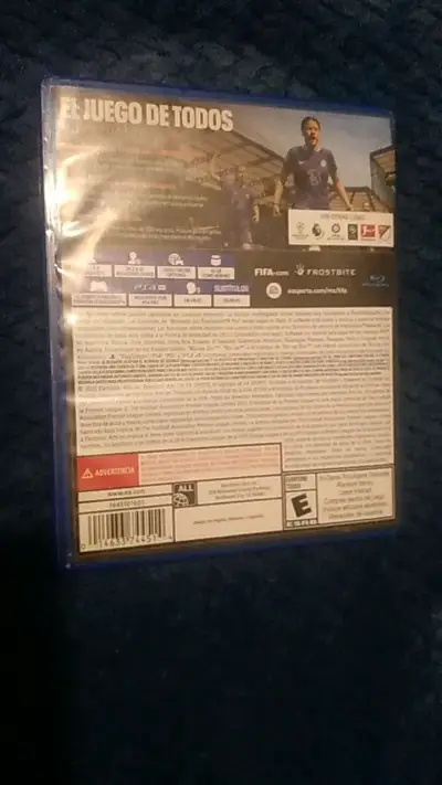Juego FIFA 23 para PS4 en buen estado - miniatura 3