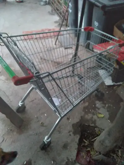 Carro de supermercado metálico usado - miniatura 3