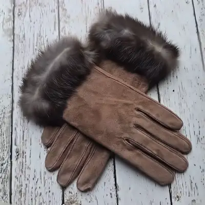 Guantes de gamuza café con piel para mujer - miniatura 2