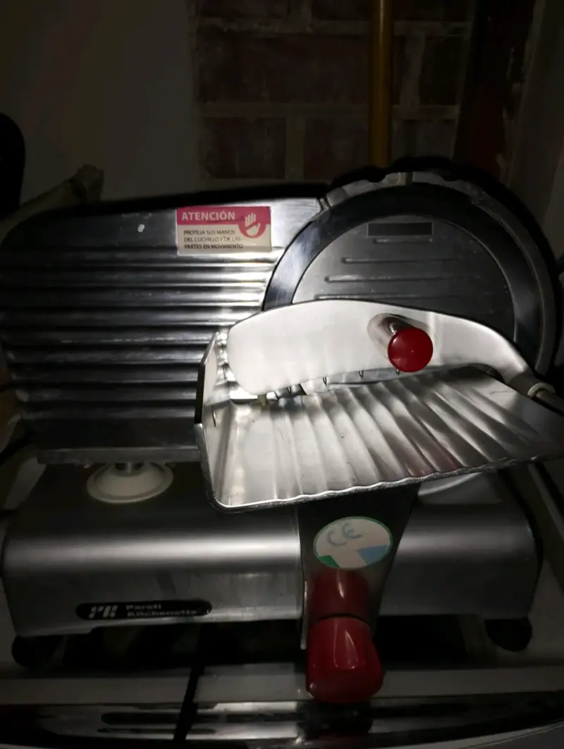 Cortadora de fiambres Pareti Kitchenette en buen estado - 2