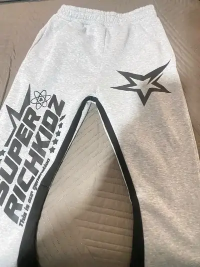 Pantalones deportivos Super Richkidz para niños - miniatura 2