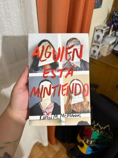 Alguien Está Mintiendo' de Karen M. McManus - miniatura 1