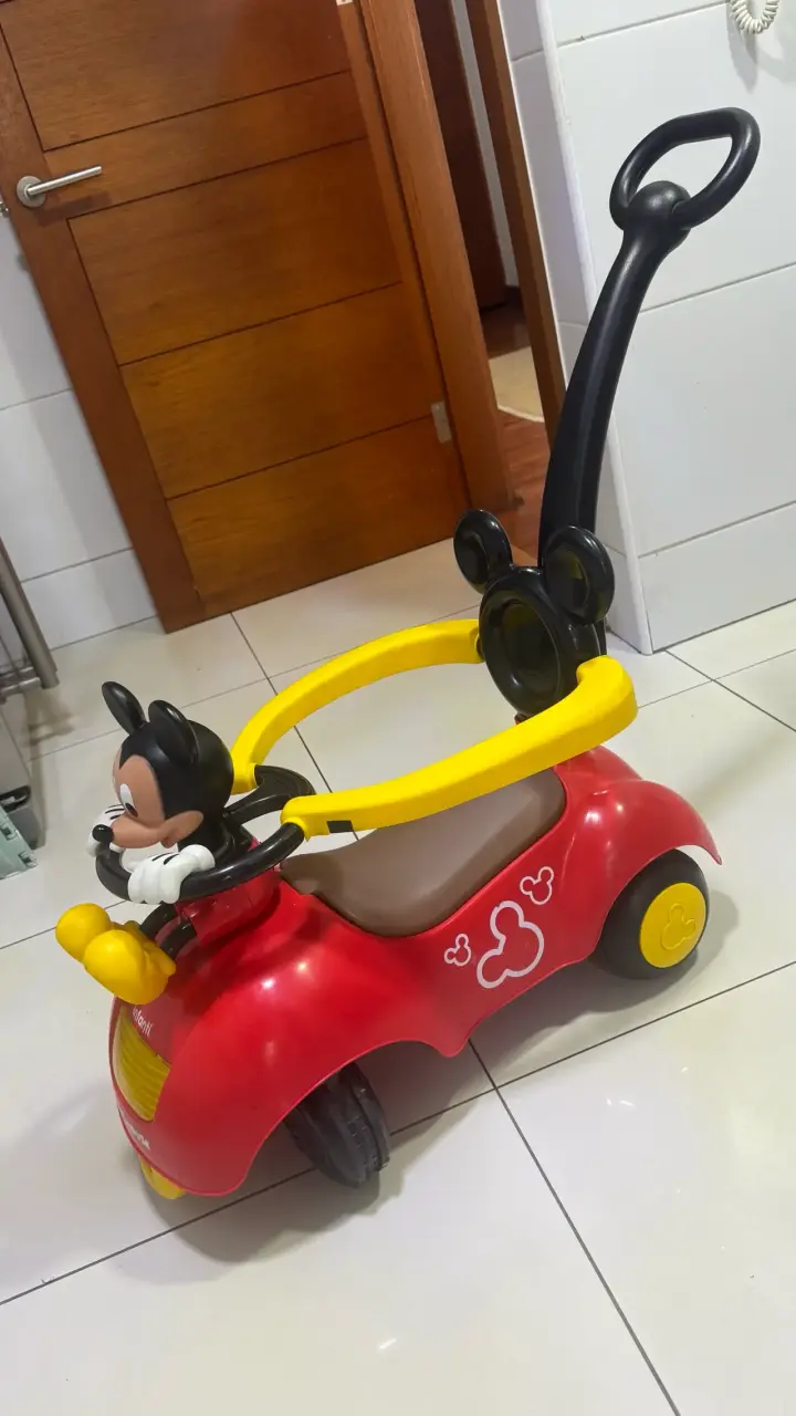 Auto de paseo Mickey Mouse para niños - 1
