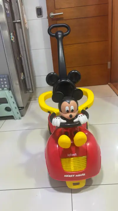 Auto de paseo Mickey Mouse para niños - miniatura 2