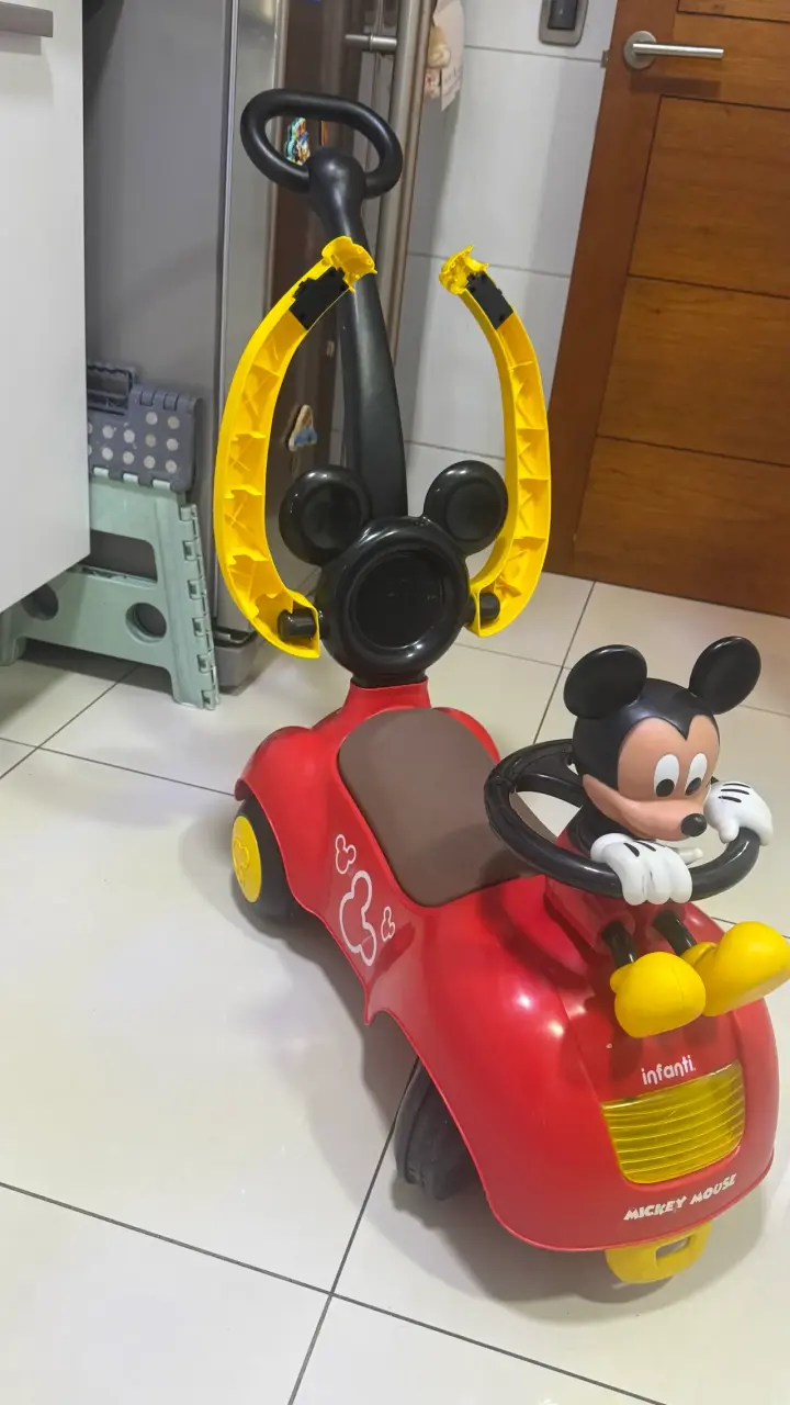 Auto de paseo Mickey Mouse para niños - 3