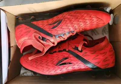 Zapatos de fútbol Cacike Twenty rojos para hombre - miniatura 1