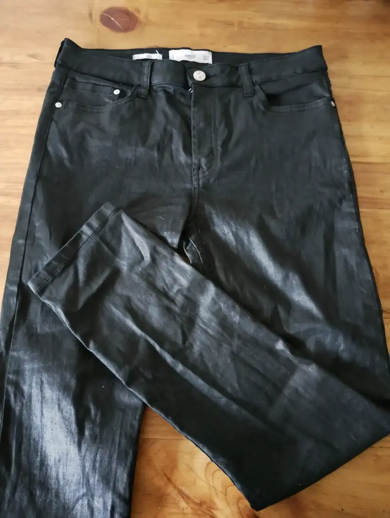 Pantalones de mezclilla negros MNG para mujer - 1