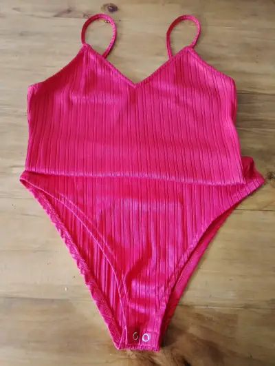 Body rojo de tirantes Opposite Basics - miniatura 2