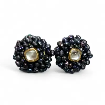 Aros de perlas negras con diseño elegante - miniatura 1