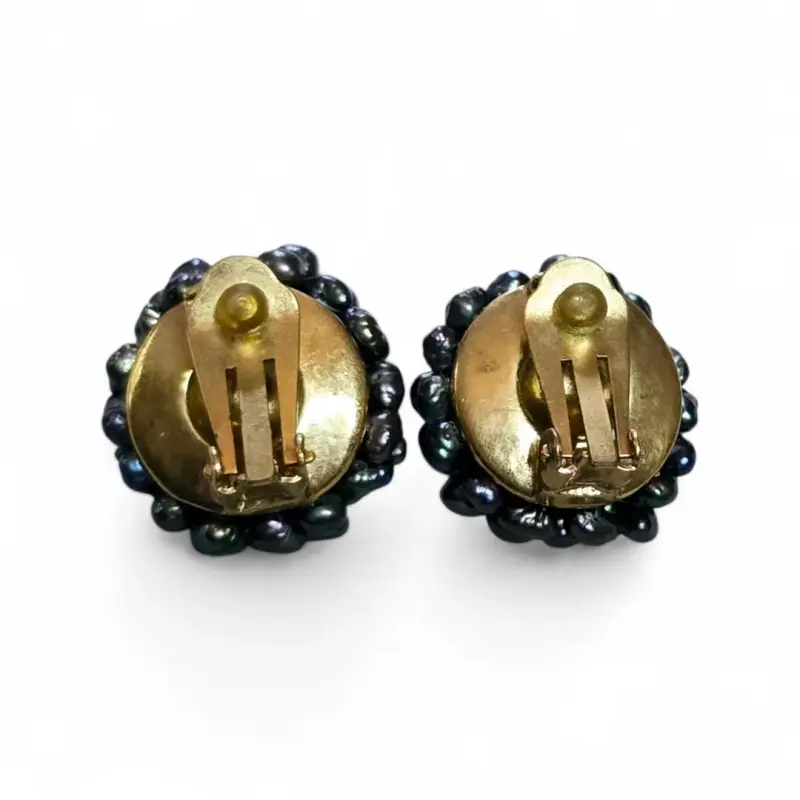 Aros de perlas negras con diseño elegante - 2