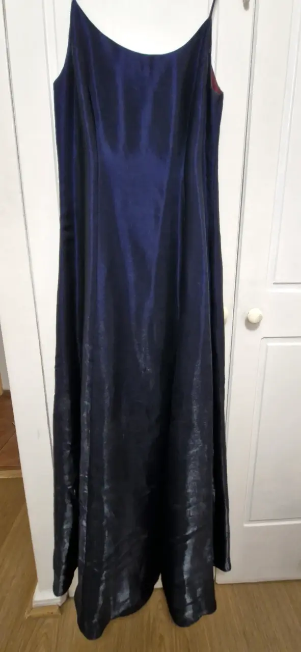 Vestido largo de satén azul oscuro - 2