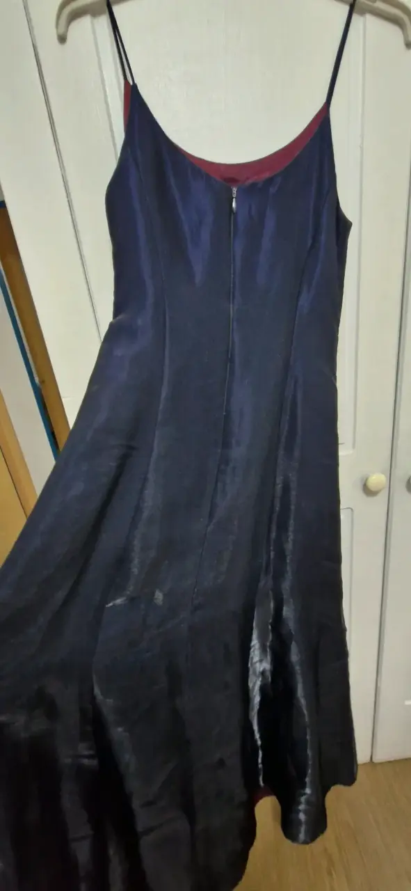 Vestido largo de satén azul oscuro - 6