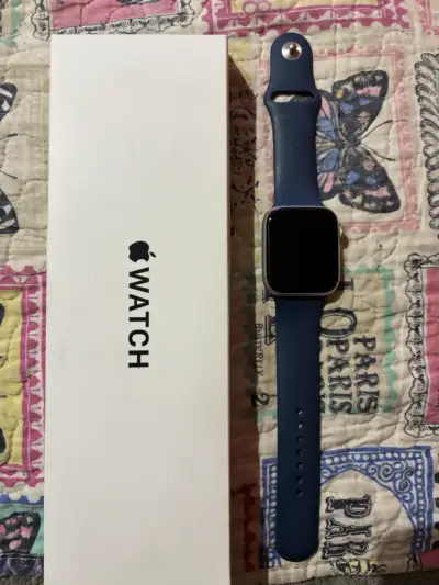 Apple Watch SE 2 con correa azul y caja original - miniatura 1