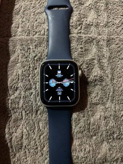 Apple Watch SE 2 con correa azul y caja original - miniatura 2