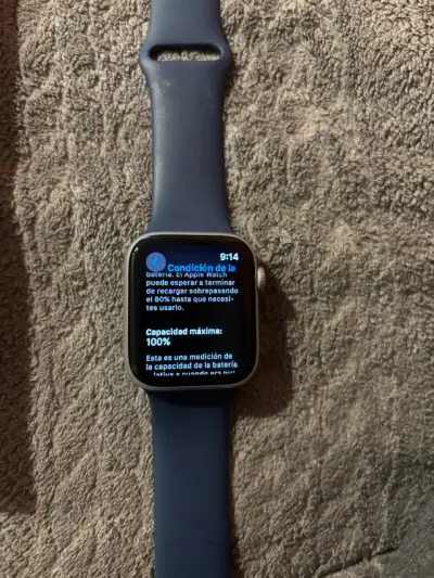 Apple Watch SE 2 con correa azul y caja original - miniatura 4