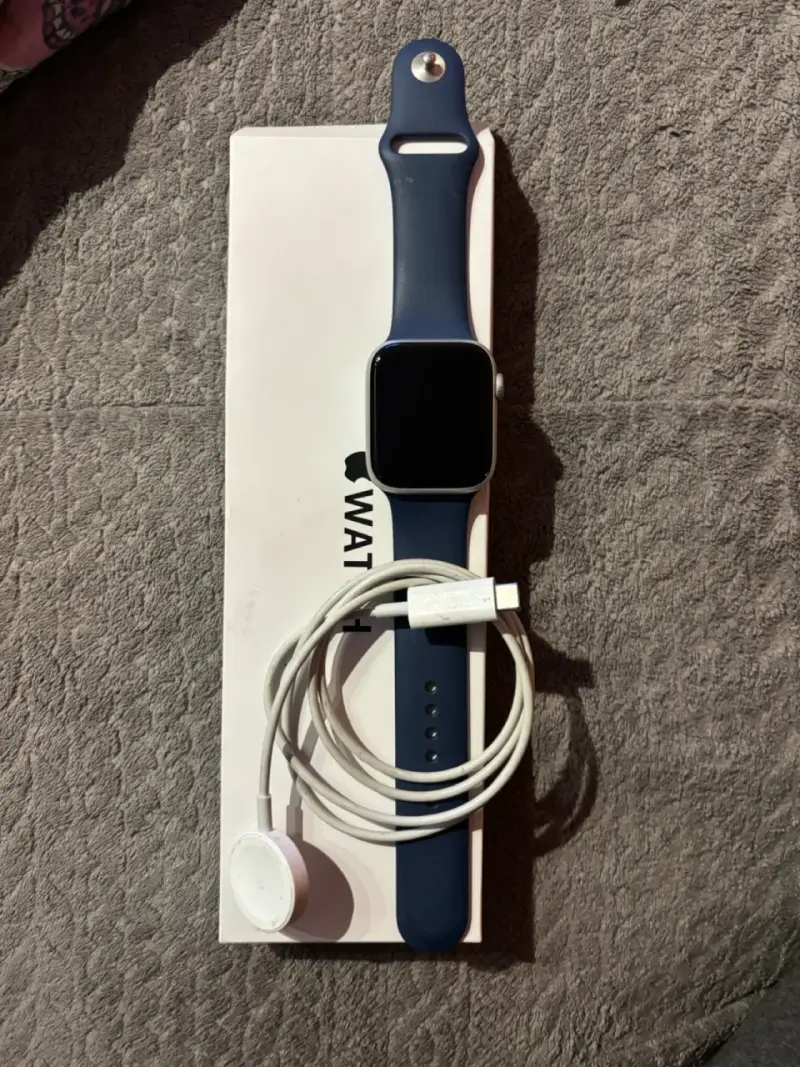Apple Watch SE 2 con correa azul y caja original - 5