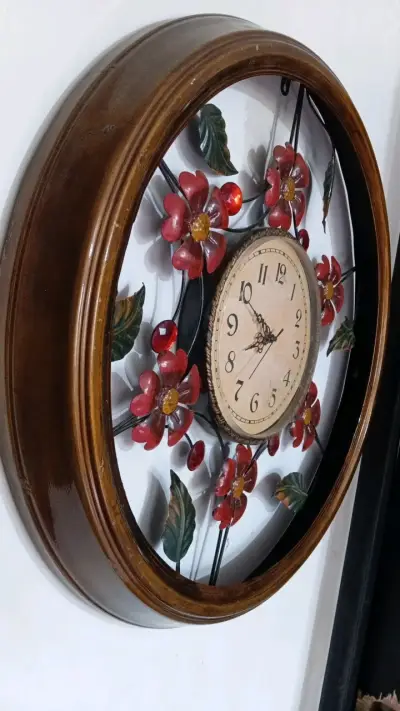 Reloj vintage de flores - miniatura 3