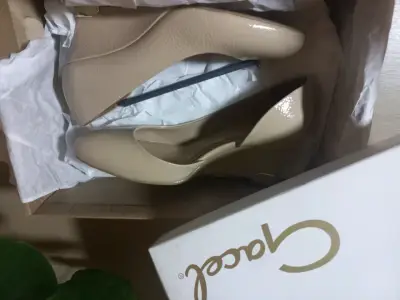 Zapatos marca Gacel 35 Beige cuero charol - miniatura 1