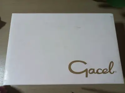 Zapatos marca Gacel 35 Beige cuero charol - miniatura 5
