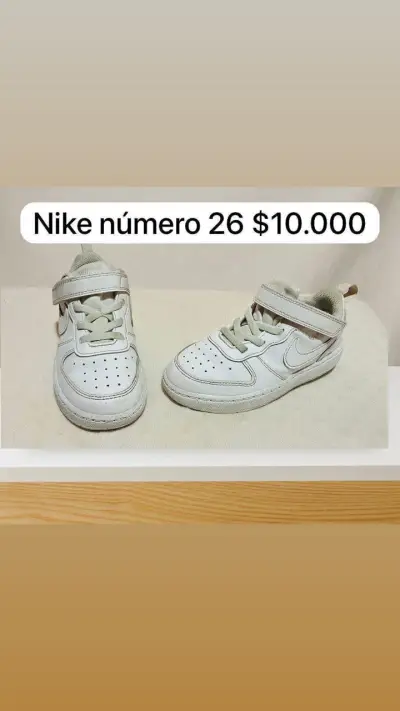 Zapatillas Nike blancas para niños talla 26 - miniatura 1