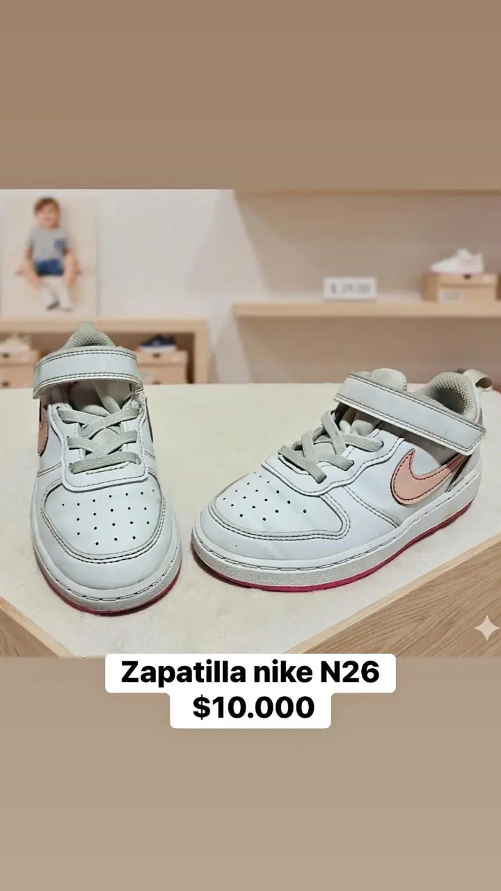 Zapatillas Nike blancas para niños talla 26 - 2