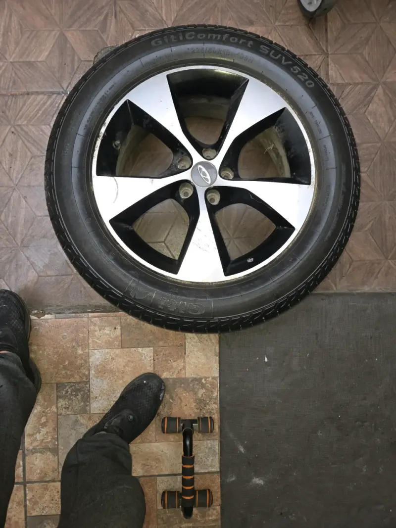 Llanta con neumático GitiComfort SUV 520 225/60R18 - 3