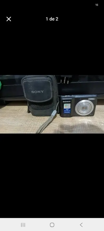 Cámara digital Sony con funda - miniatura 1